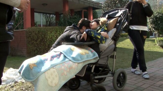 Evi yanan Çılgın Sedat’a haciz gönderen Evkur'un başı Demet Akalın'la dertte
