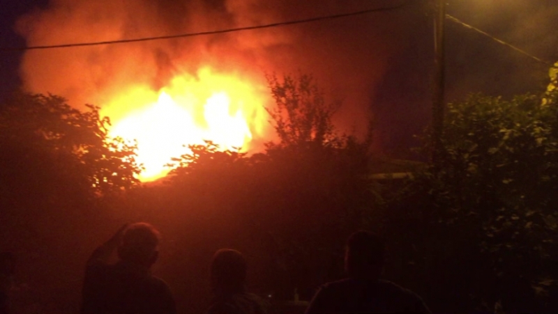 Başakşehir Kayabaşı'nda tek katlı binada korkutan yangın
