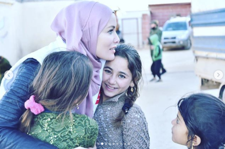 Yerli Angelina Jolie Gamze Özçelik İdlip'te