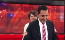 Armağan Portakal, eşi Fatih Portakal'ın taklidini yaptı, Twitter ve instagram'ı salladı