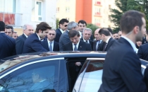 Davutoğlu, şehit savcının ailesine taziye için Başakşehir’de